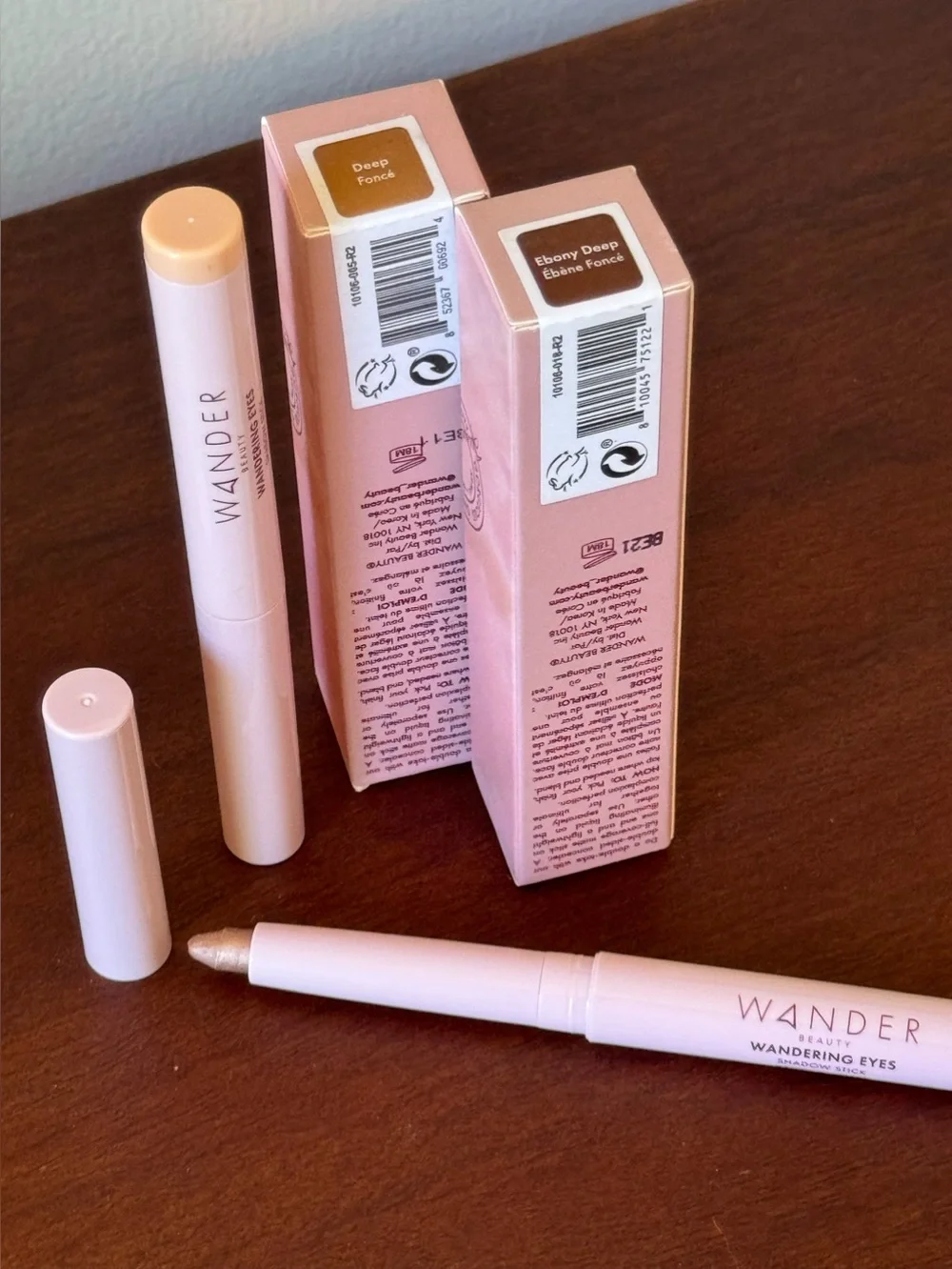 Bundle of 4 Wander Beauty Dualist  Stick (2) PLUS Eyeshadow stick (2) NIB!